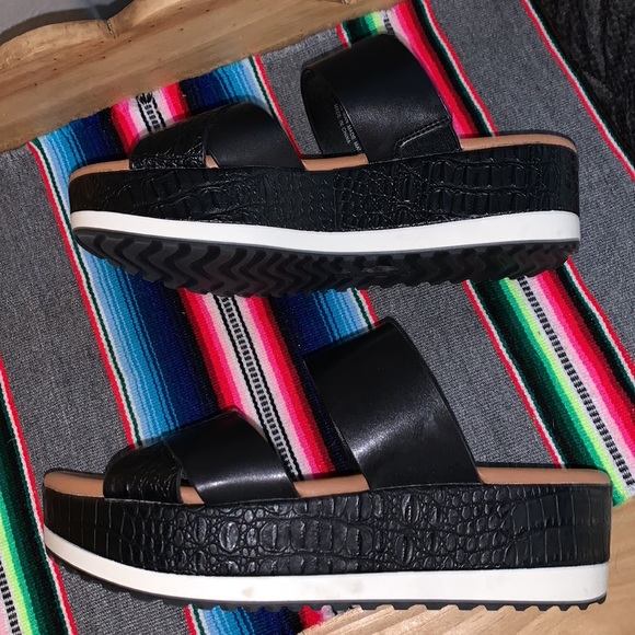 BareTraps Shoes - Baretraps WHITLIE platform black and white slides NWOB